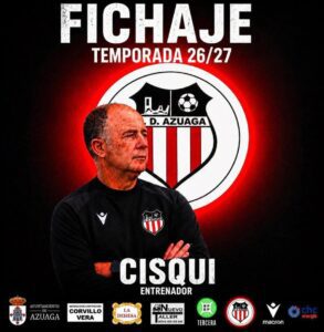 3/7 El nuevo entrenador del CD Azuaga, Cisqui, afronta la tarea con humildad, ilusión y energía