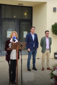 8/11 La alcaldesa de Azuaga valora el auge de la Feria del Comercio después de 18 ediciones.